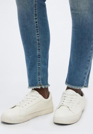 Узкие джинсы