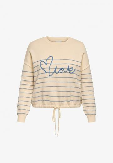 Пуловер в полоску