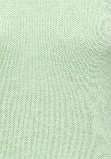 Пуловер с вырезом V