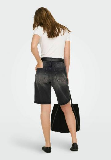 Джинсовые шорты