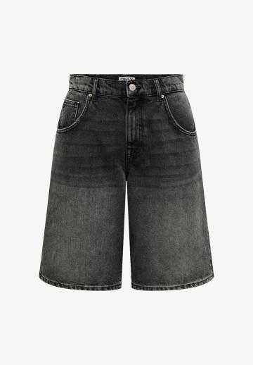 Джинсовые шорты