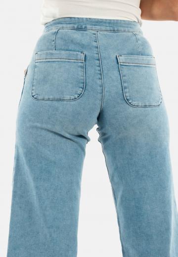 Короткие джинсы