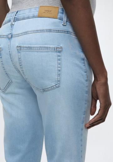 Клешеные джинсы