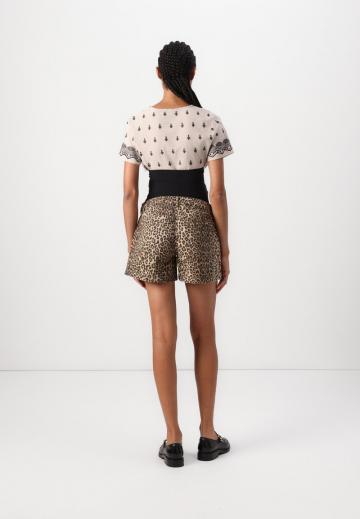 Джинсовые шорты