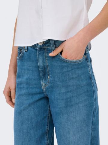 Джинсовый комбинезон