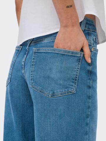 Джинсовый комбинезон