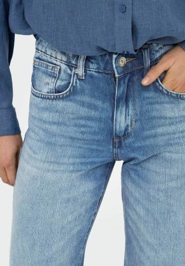 Клешеные джинсы