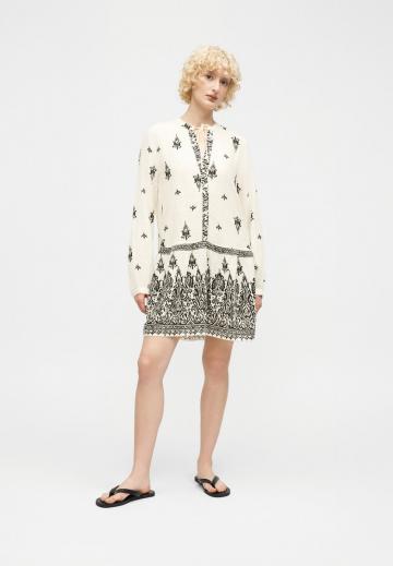 Короткое платье