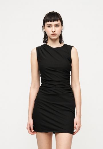 Короткое платье