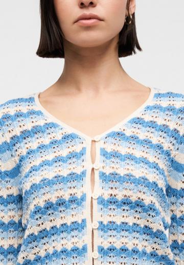 Вязаная кофта