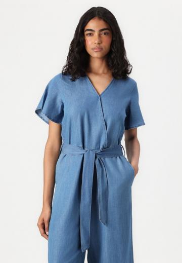 Джинсовый комбинезон