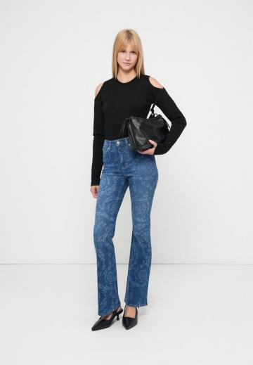 Клешеные джинсы