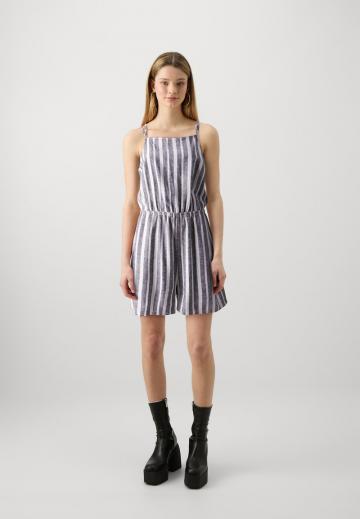 Джинсовый комбинезон