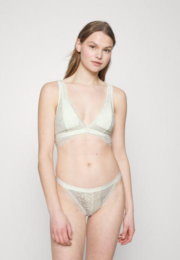 Бюстгальтер без косточек