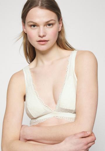Бюстгальтер без косточек
