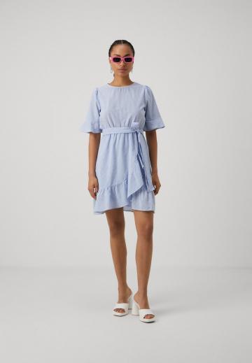 Короткое платье