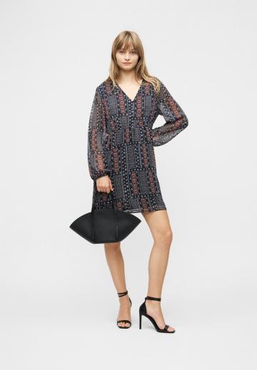 Короткое платье