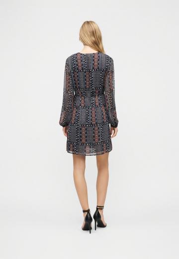 Короткое платье