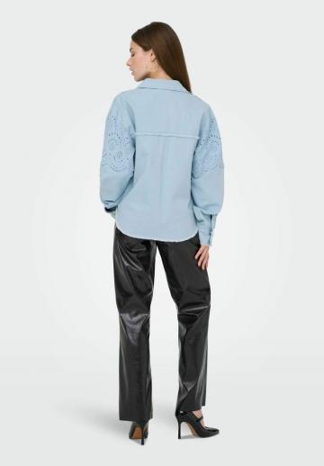 Джинсовая куртка