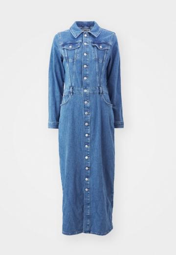 Джинсовый комбинезон