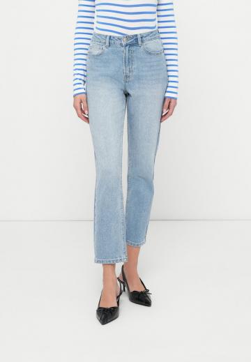 Короткие джинсы