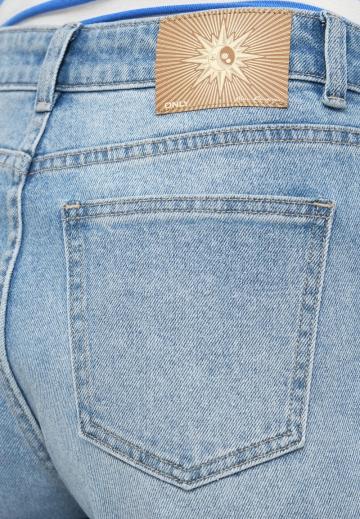 Короткие джинсы