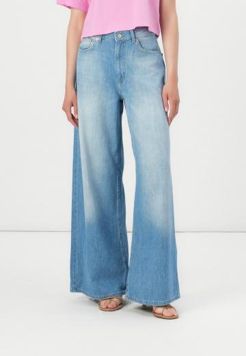 Свободные джинсы