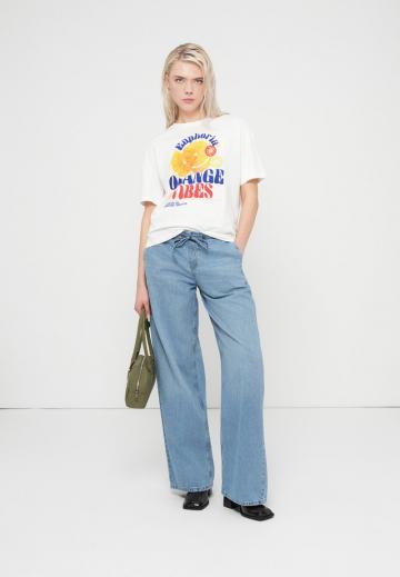 Свободные джинсы