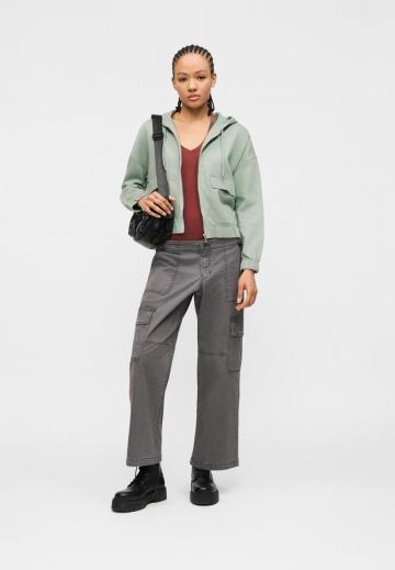 Куртка с накладнымит карманами