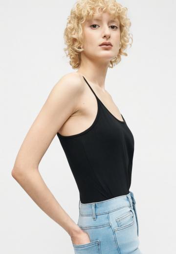 Узкие джинсы