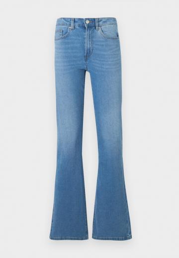 Узкие джинсы