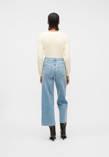 Короткие джинсы