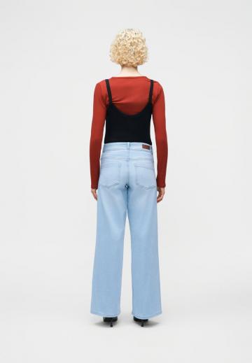 Свободные джинсы