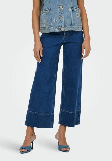 Короткие джинсы