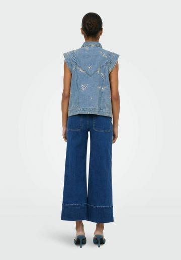 Короткие джинсы