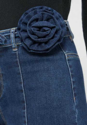 Прямые джинсы