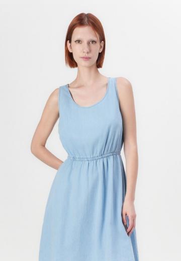 Джинсовый комбинезон