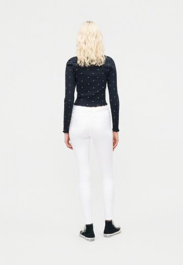 Узкие джинсы