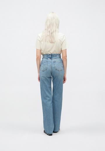 Прямые джинсы
