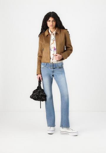 Короткая куртка