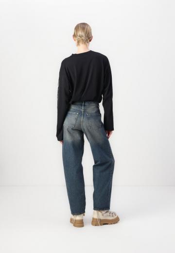 Свободные джинсы