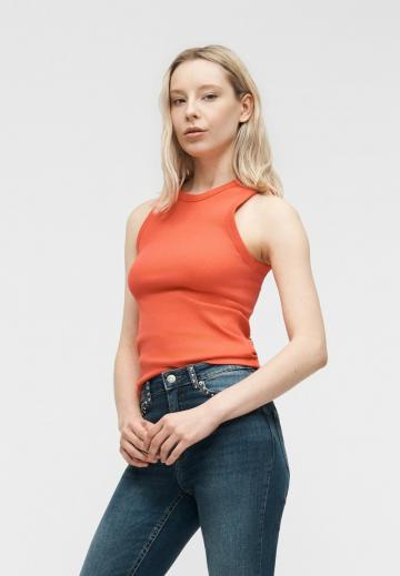 Узкие джинсы