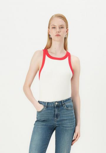 Узкие джинсы