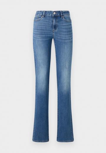 Узкие джинсы