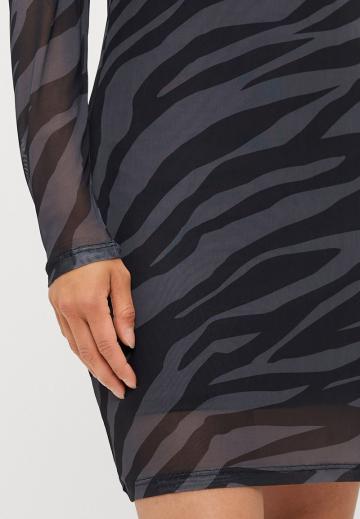 Короткое платье