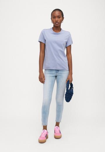 Короткие джинсы