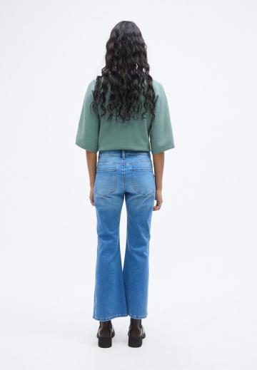 Клешеные джинсы