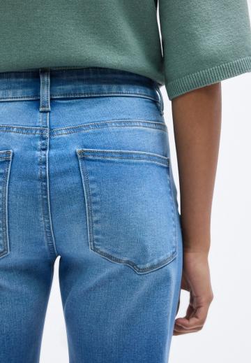 Клешеные джинсы