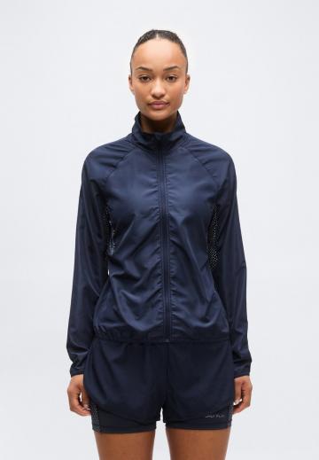 Спортивная куртка