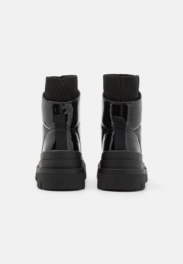 Полусапожки на платформе